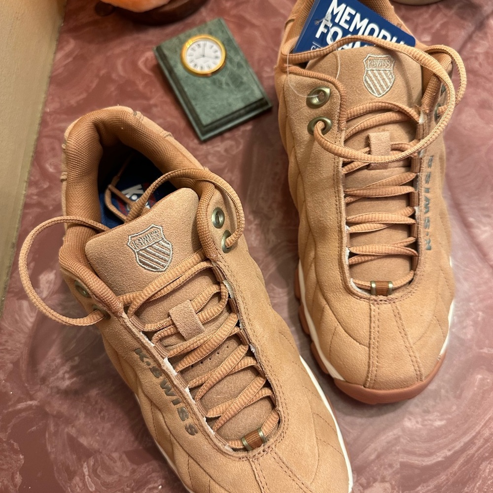K-Swiss Blush/Champagne Suede Athletic Shoes
